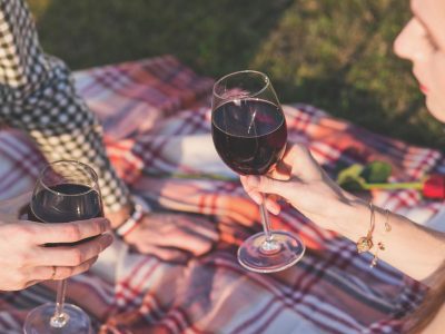 Sommelier dá três dicas de vinhos apaixonantes para o Dia dos Namorados